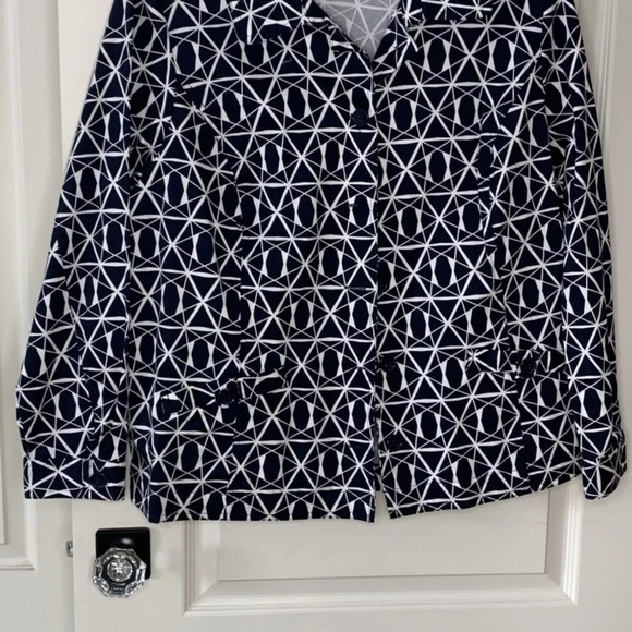 CJ Banks Women’s Jacket Size 1X Button Up Front Pockets Triangle Blue White - Picture 10 of 10